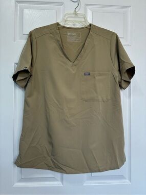 FIGS Catarina Scrub Top Womens Large Beige One Pocket Technical Medical